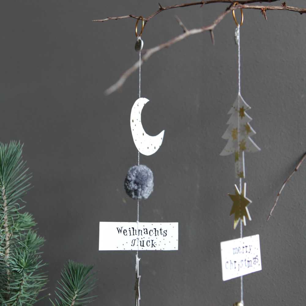 good old friends Glöckchenornamente. Merry christmas.